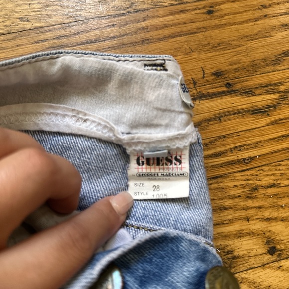 Guess Jean shorts - Picture 4 of 4